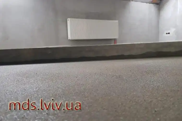 Як вирівняти підлогу під ламінат: методи підготовки та правила якісного монтажу