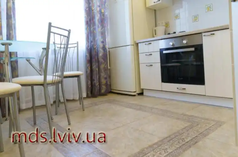 Яку підлогу краще зробити в квартирі: поради щодо вибору матеріалів та технологій