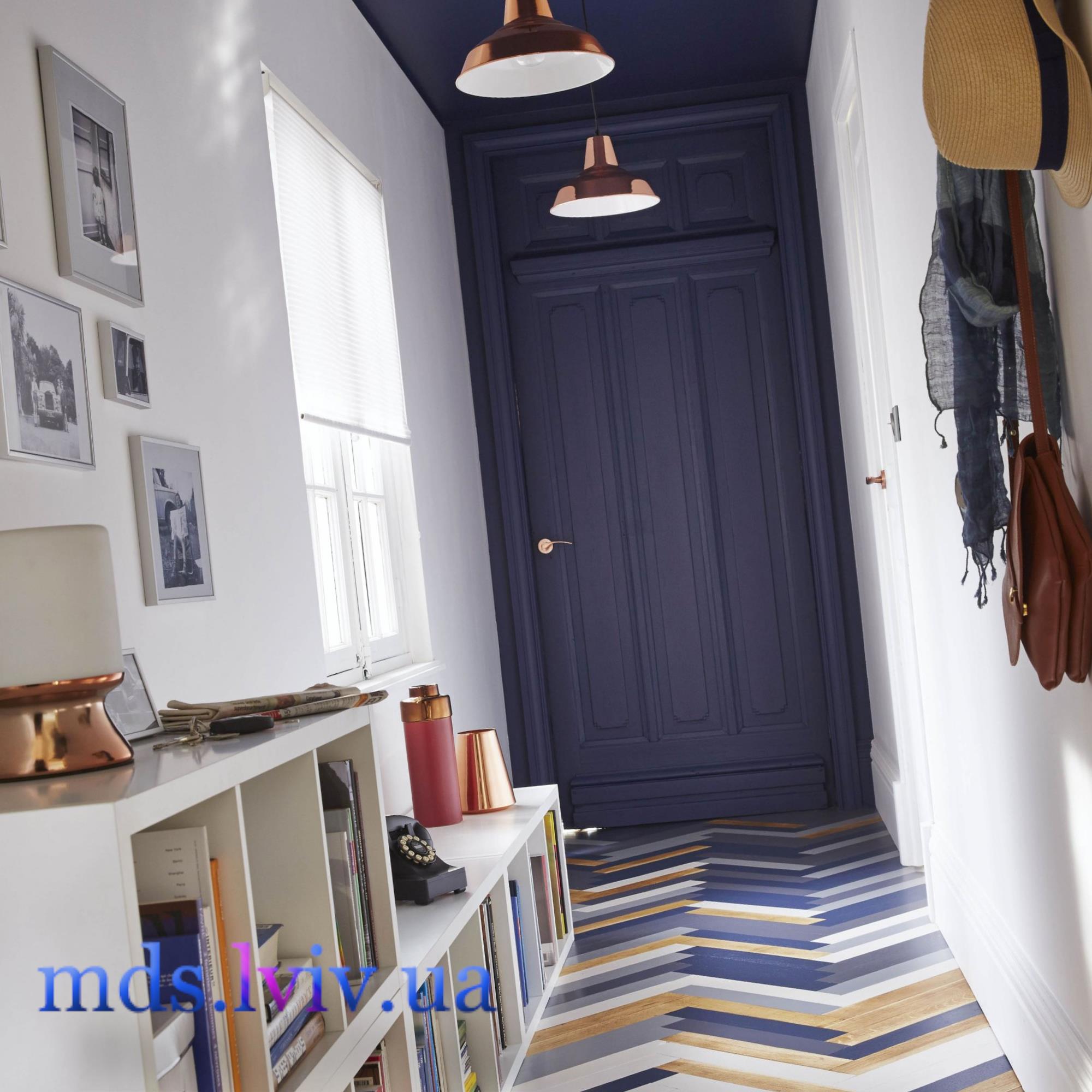 Повісити картину на стіну Львів