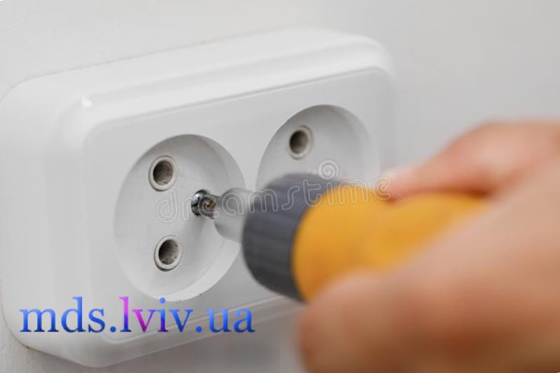 Монтаж розетки у Львові