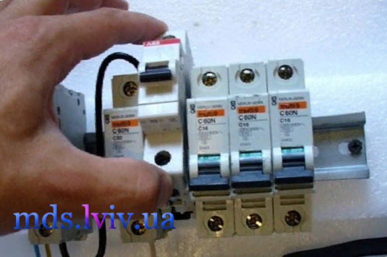 Монтаж автоматів ціна Львів