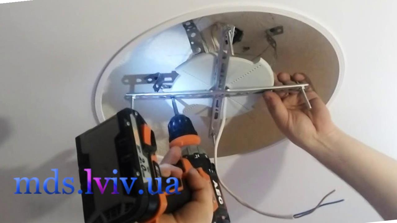 Повісити люстру Львів