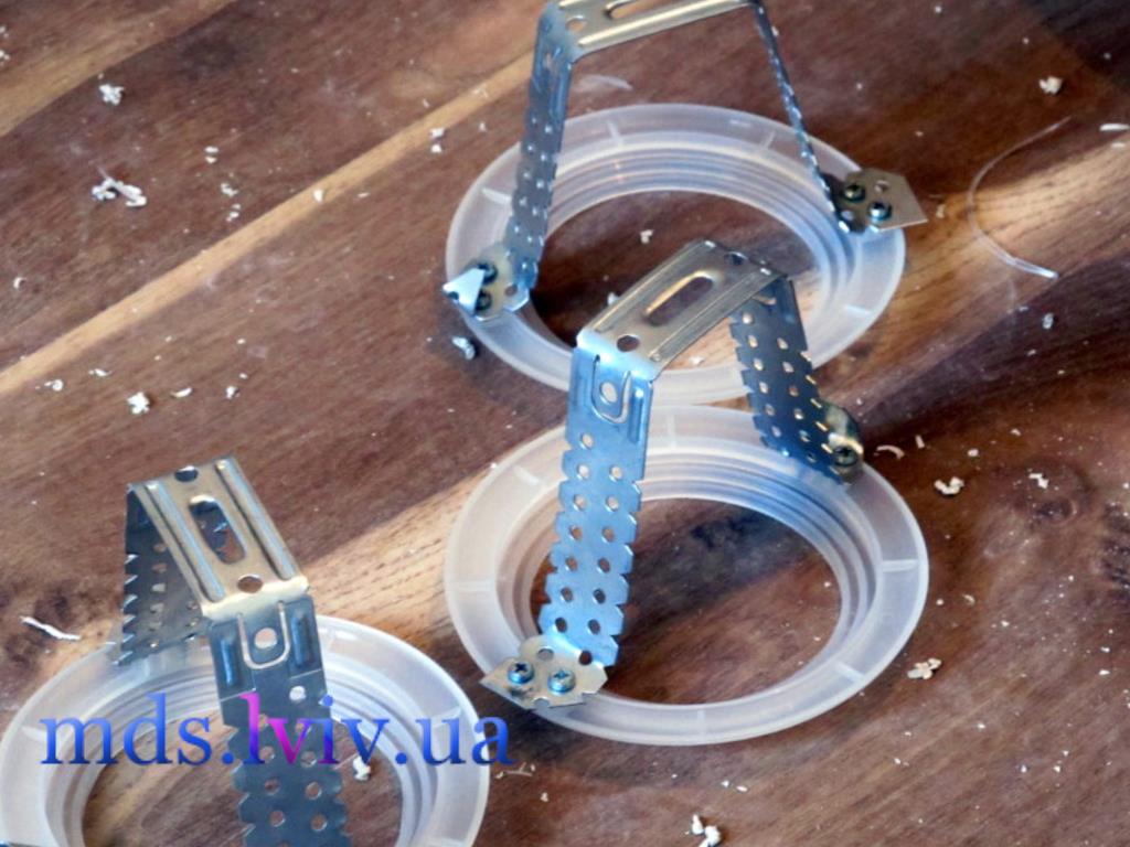 Підключення точкових світильників