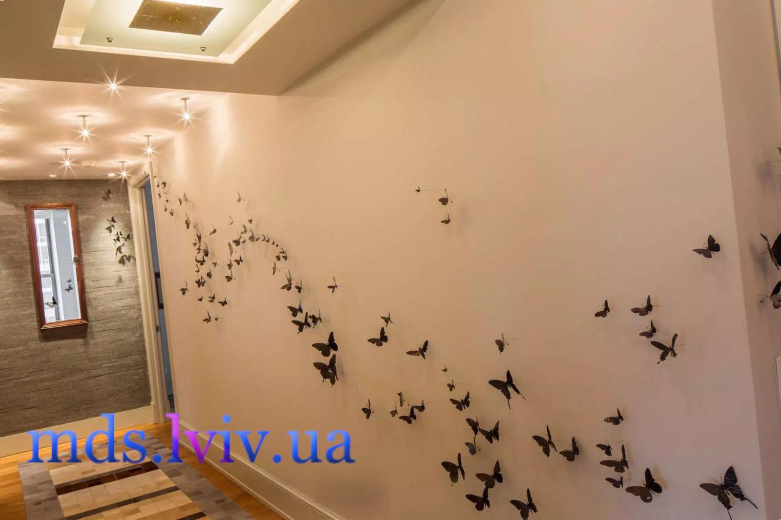 Сучасний ремонт коридору в будинку Львів