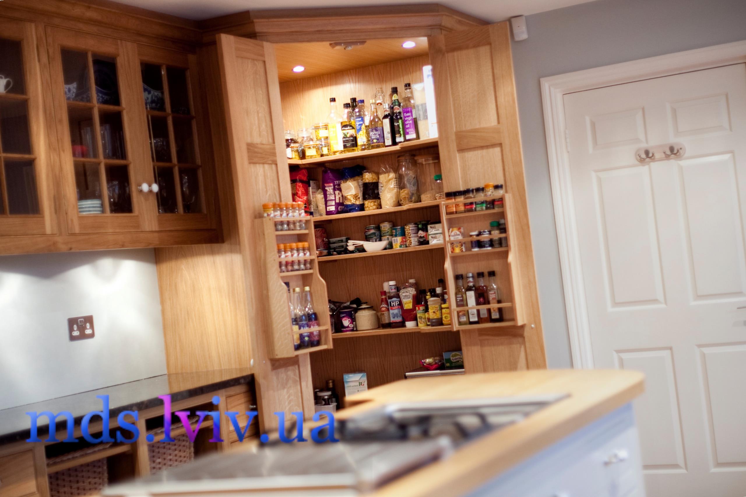 Монтаж поличок Львів