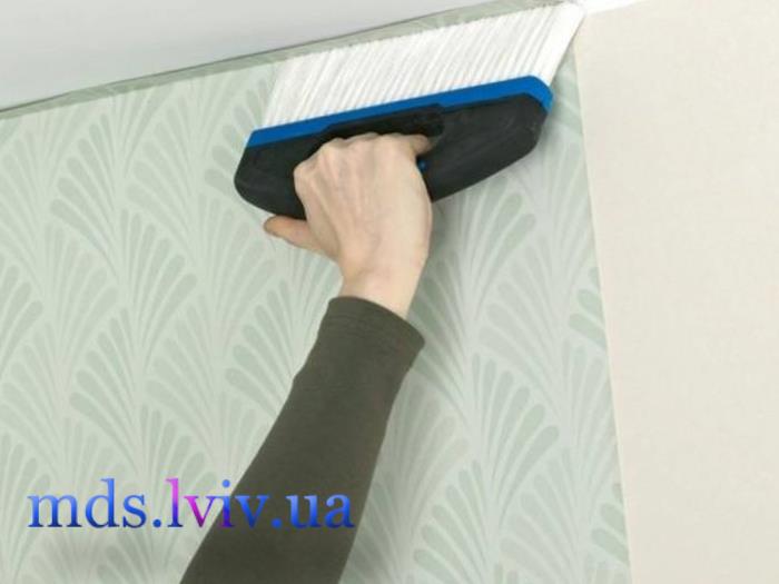 Поклейка шпалер Львів