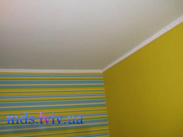 Поклейка шпалер Львів