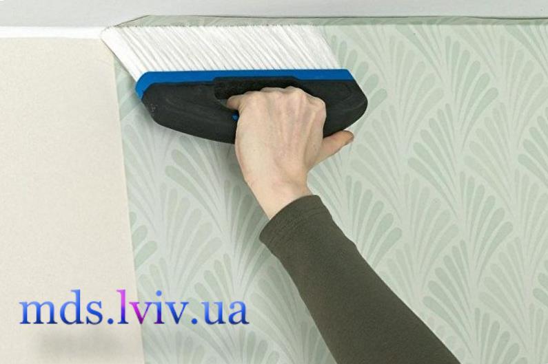 Поклейка шпалер Львів