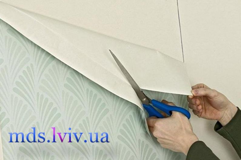 Поклейка шпалер Львів