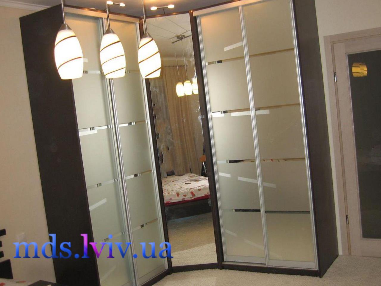 Кутові шафи купе на замовлення Львів