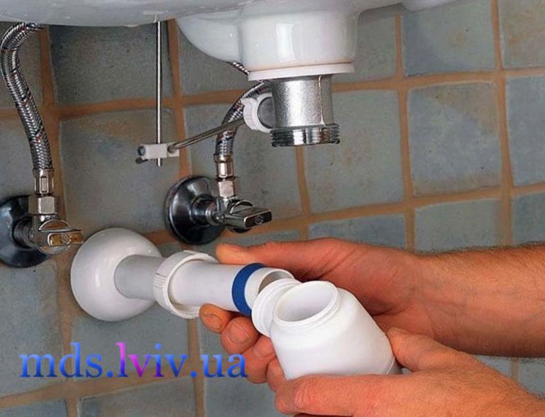 Підключення сифона до каналізації через манжету