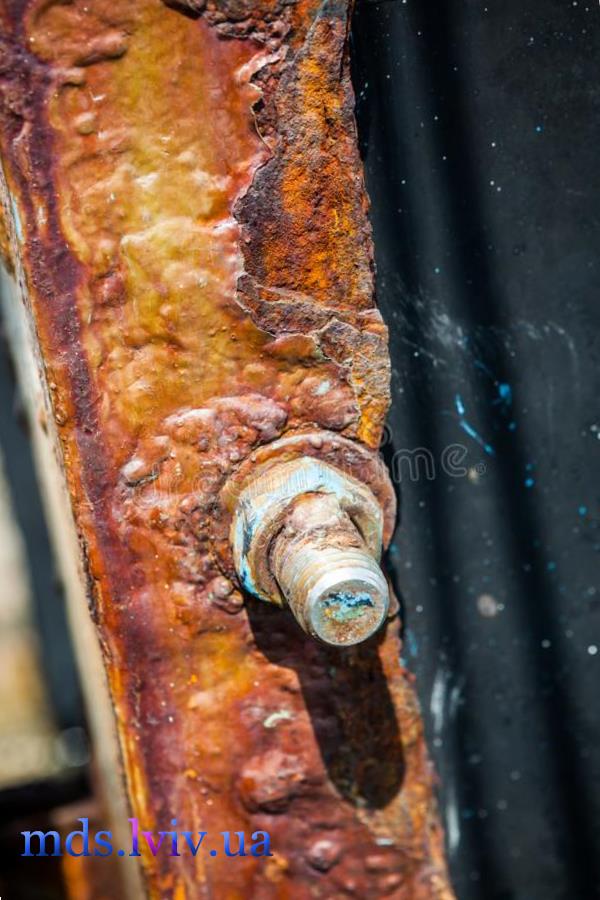 Акуратний демонтаж чавунних труб з підготовкою робочої зони