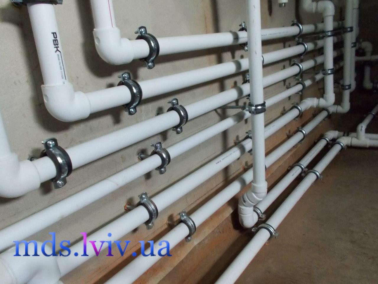 Порівняння ПВХ і поліпропіленових труб для монтажу