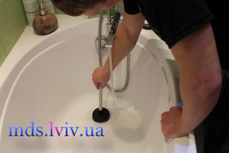 аварійна ситуація з каналізацією у Львові