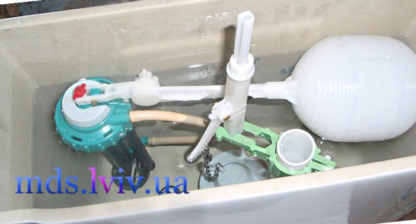 Заміна бачка унітазу з перевіркою герметичності з’єднань