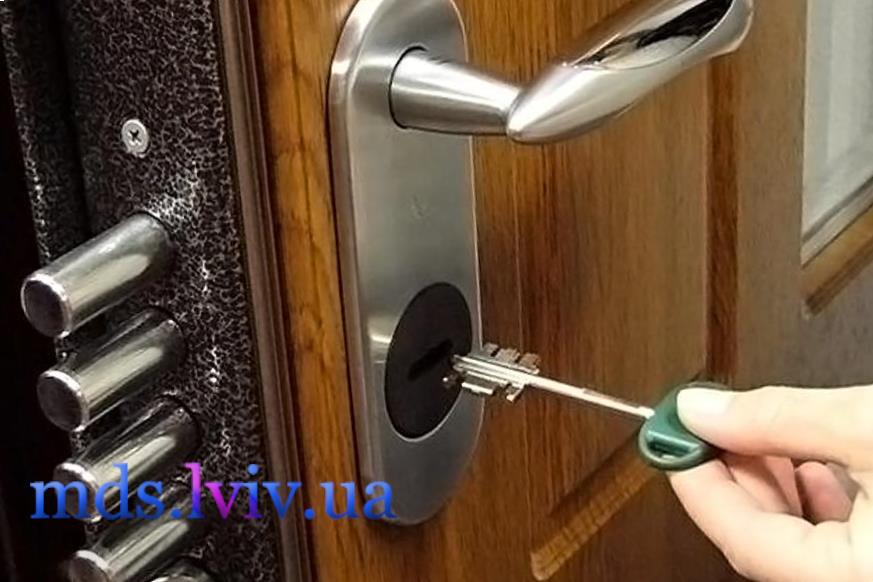 Заміна та встановлення замків у металеві та міжкімнатні двері Львів