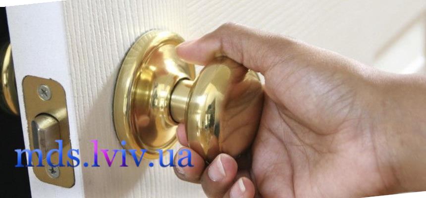 Встановлення та заміна дверних ручок Львів