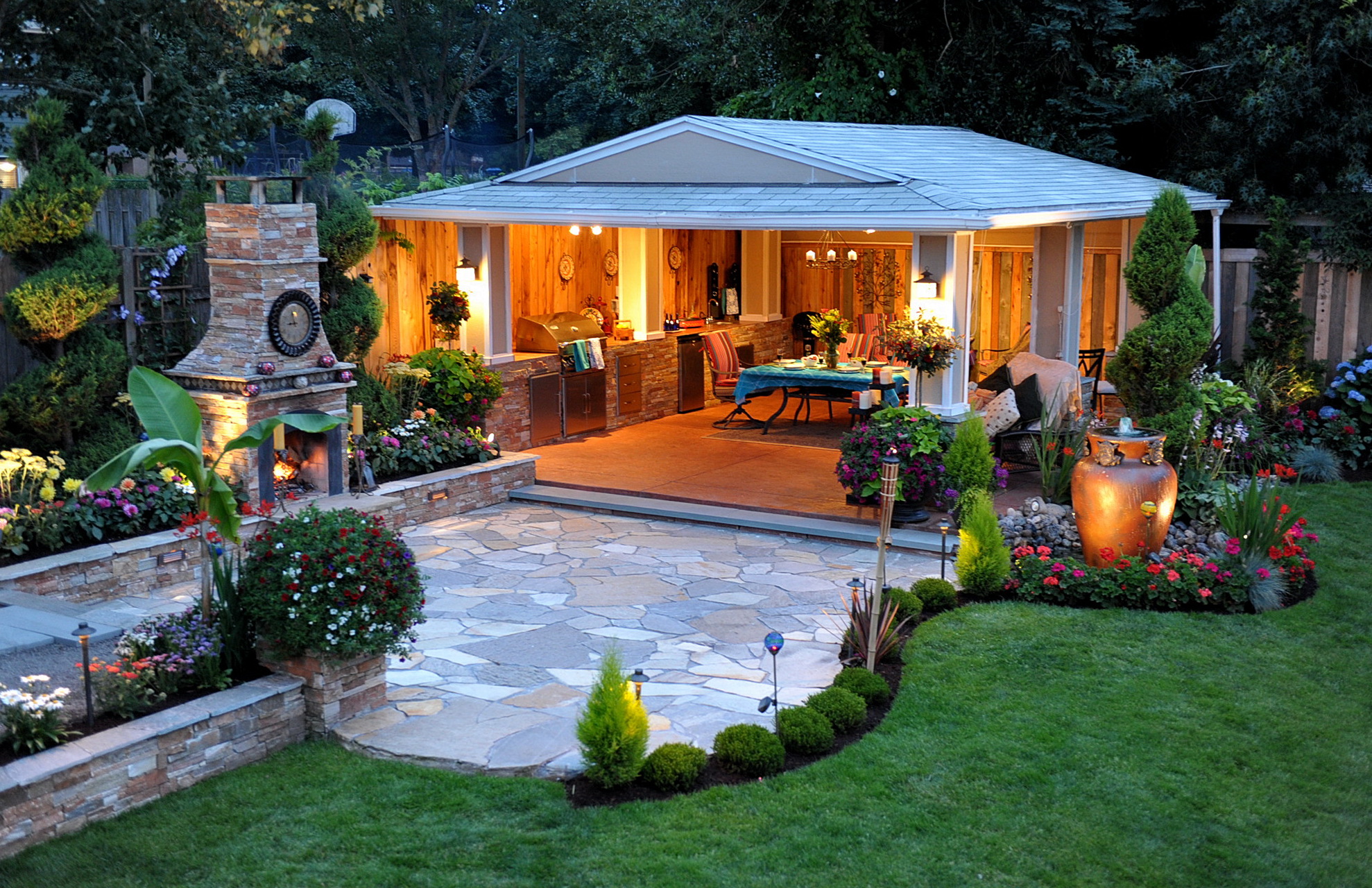 Альтанка, тераса, веранда, патіо: у чому різниця?