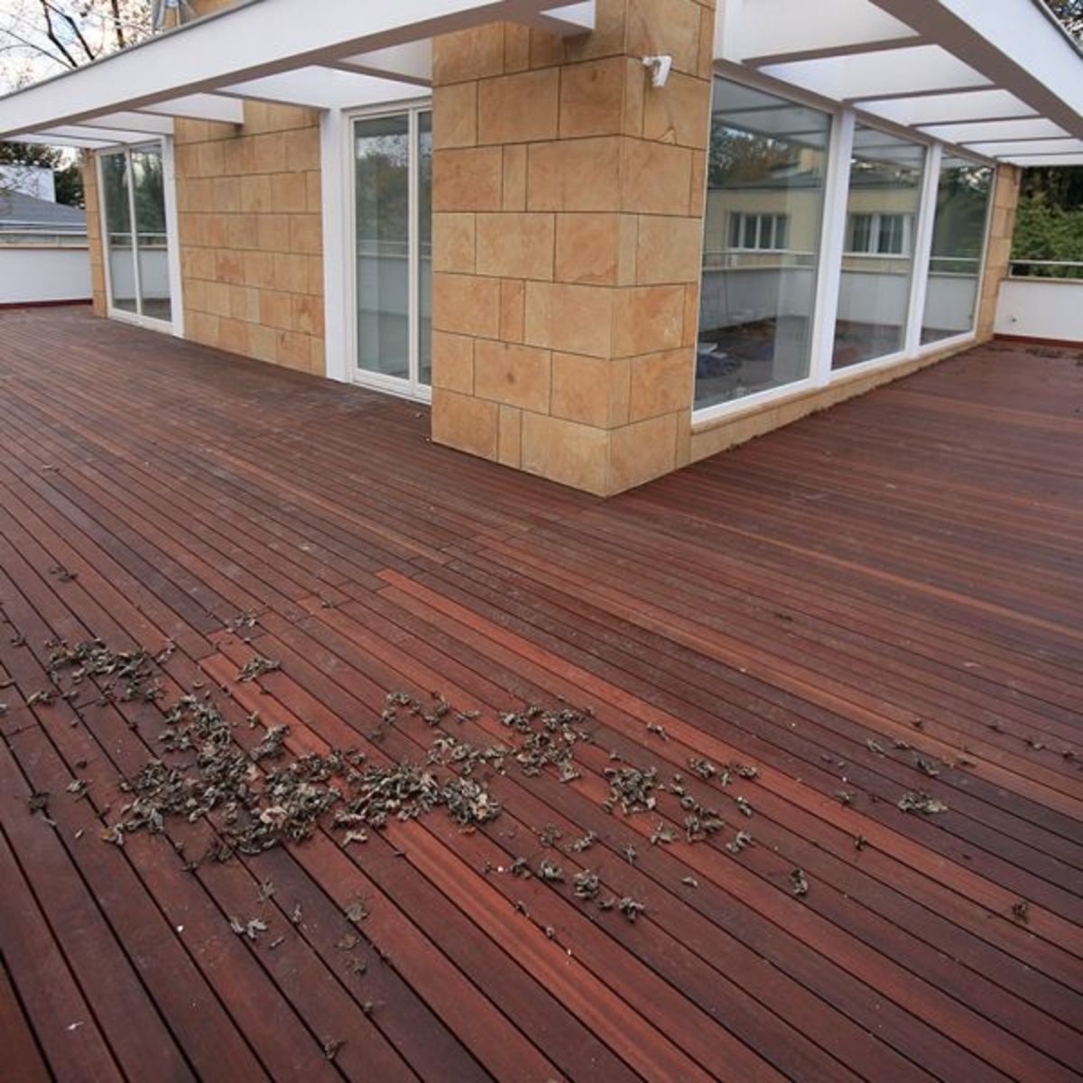 Екстер'єр: термодерево для настилу тераси