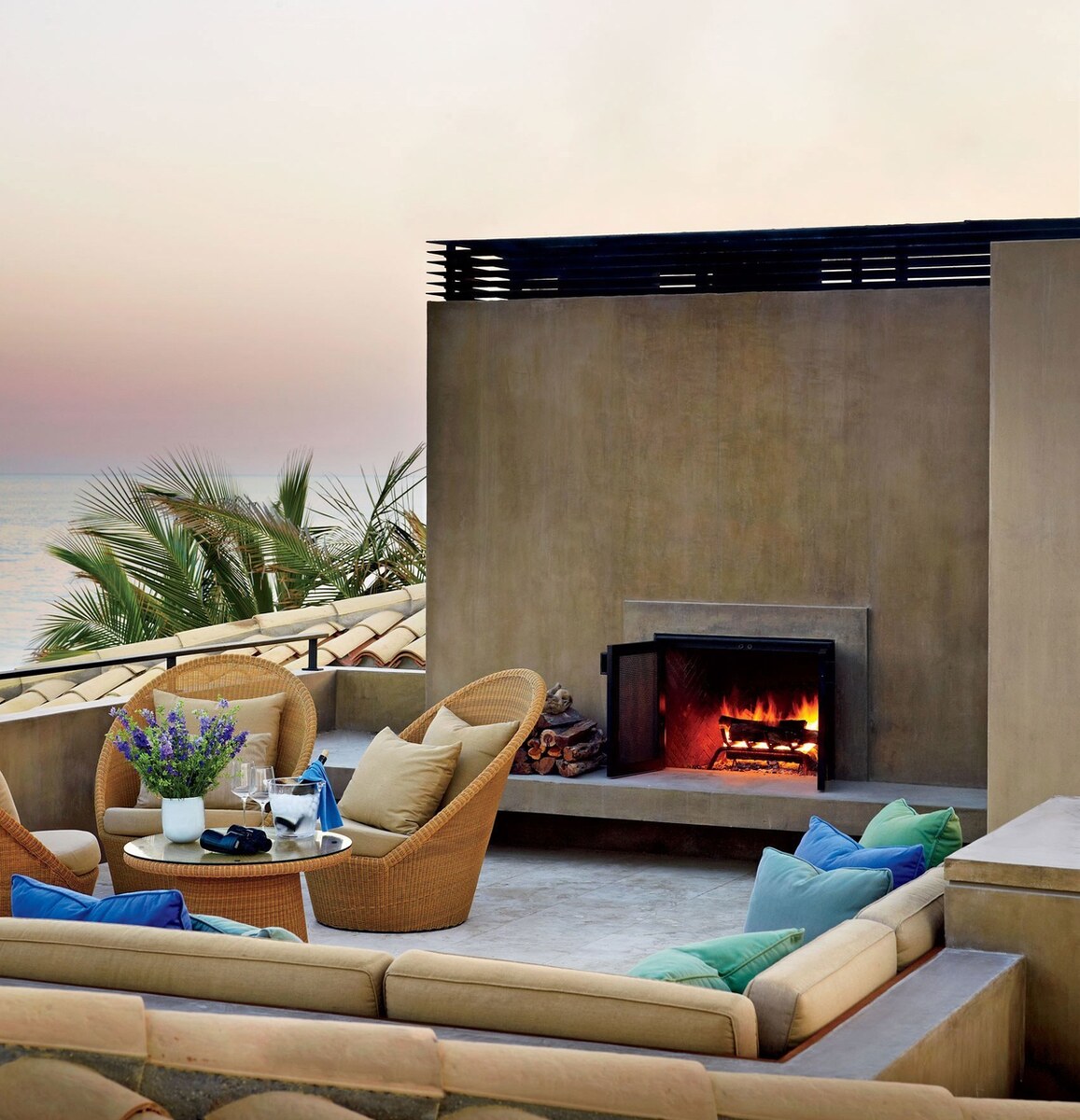 Відкриті тераси на даху: місце для літнього відпочинку