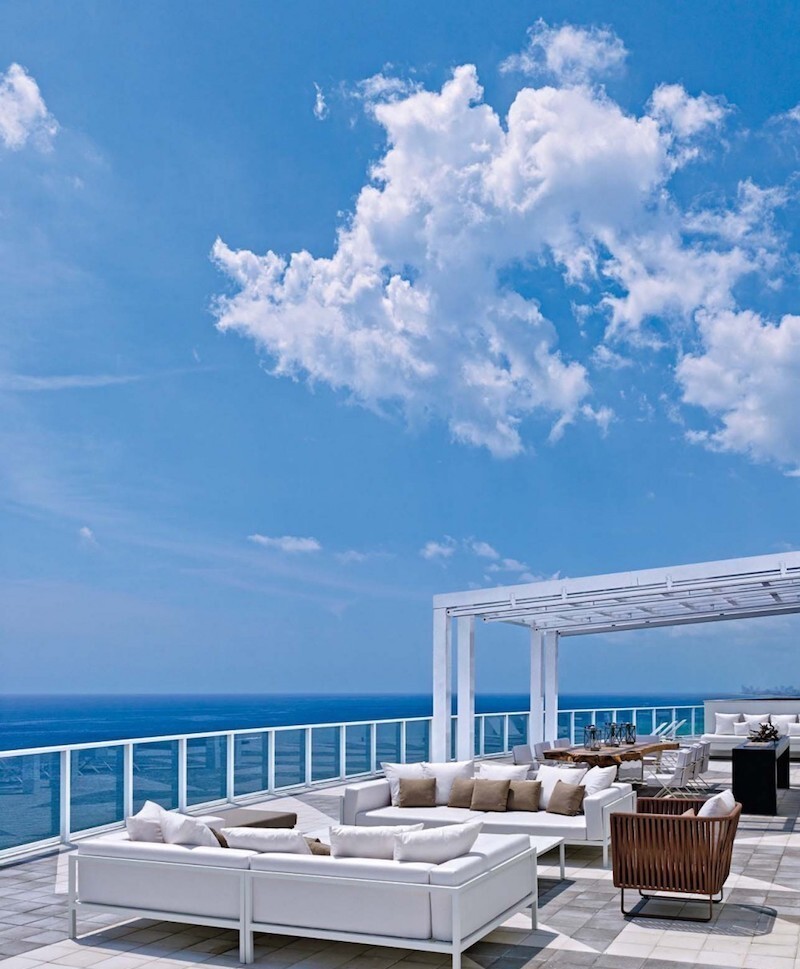 Відкриті тераси на даху: місце для літнього відпочинку