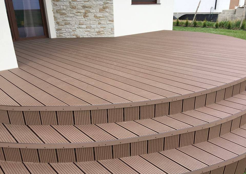 Вибираємо матеріал для тераси заміського будинку: дерево чи композит?