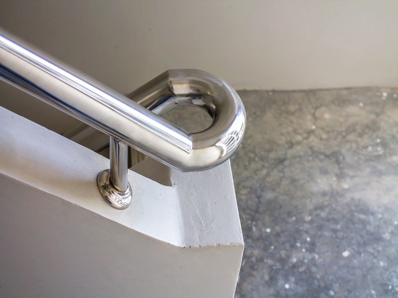 Види перил з нержавіючої сталі