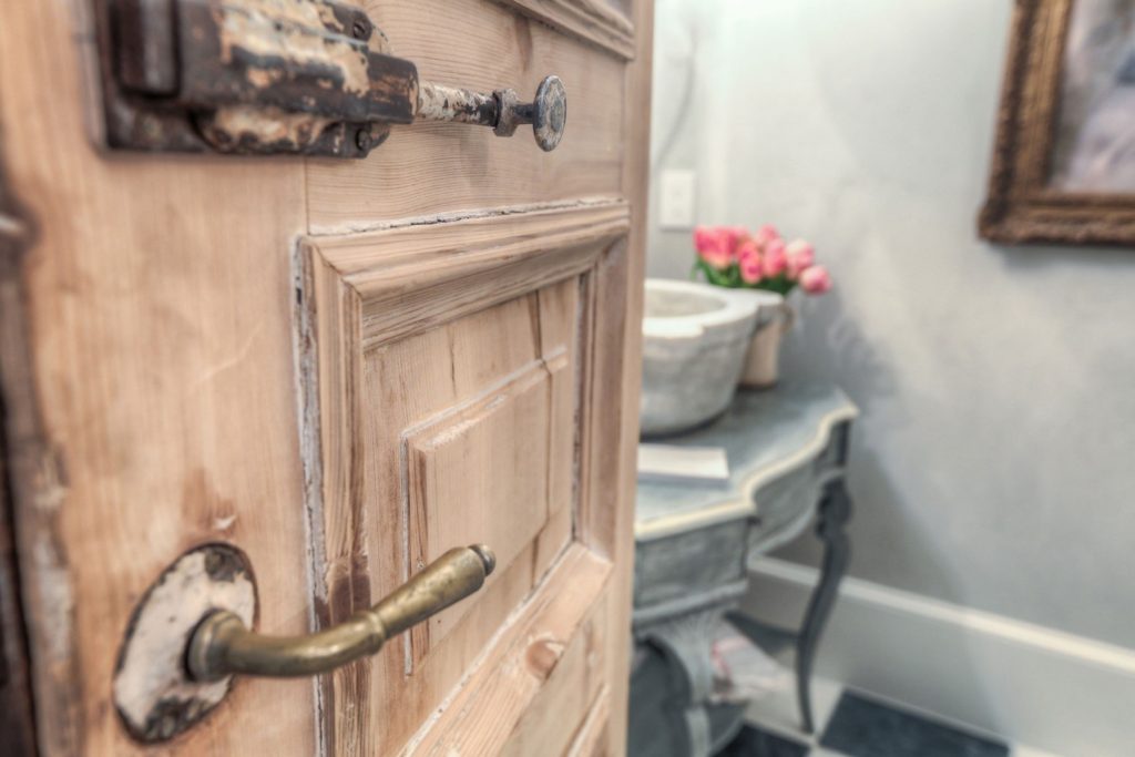 Реставрація дерев'яних дверей Львів