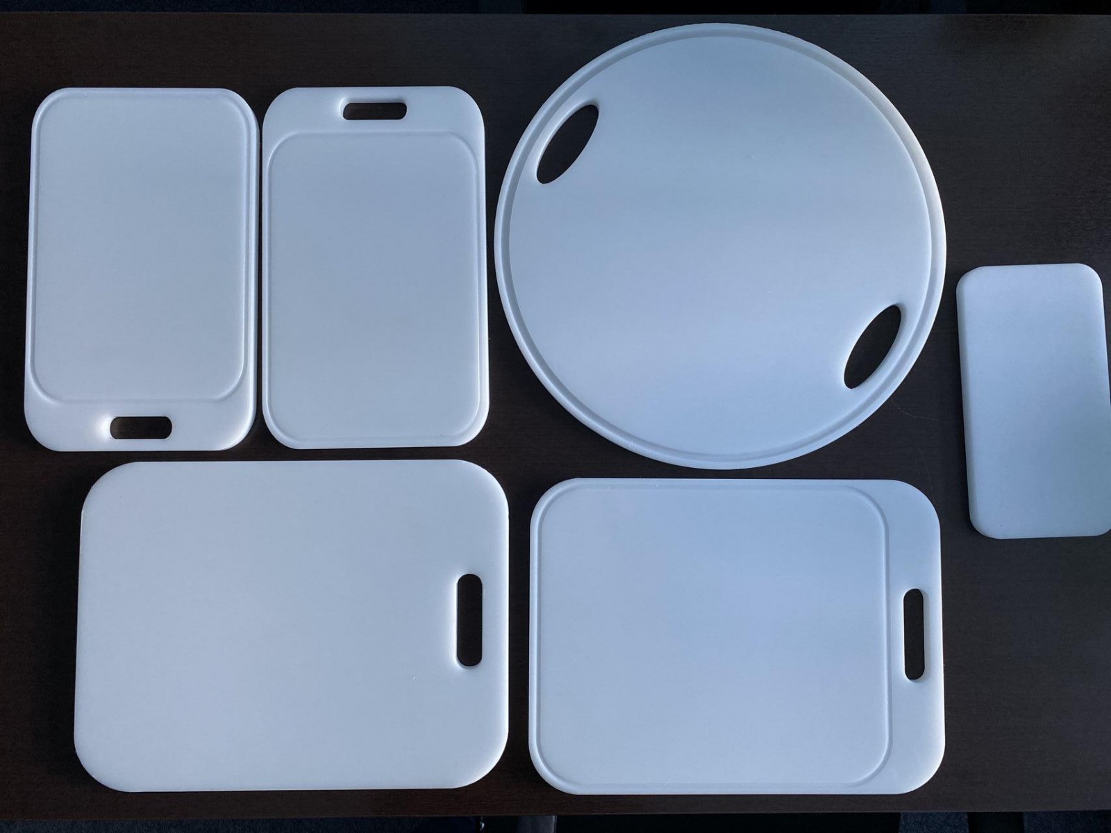 Пластикові форми для виробів з бетону: різновиди, застосування та переваги