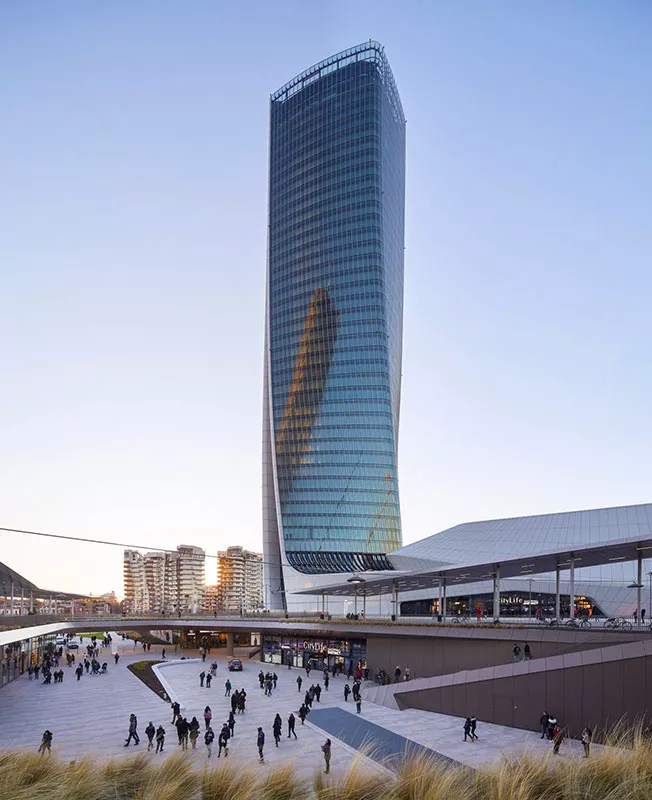 Хмарочоси світу: сучасна архітектура, конструктивні рішення та переваги