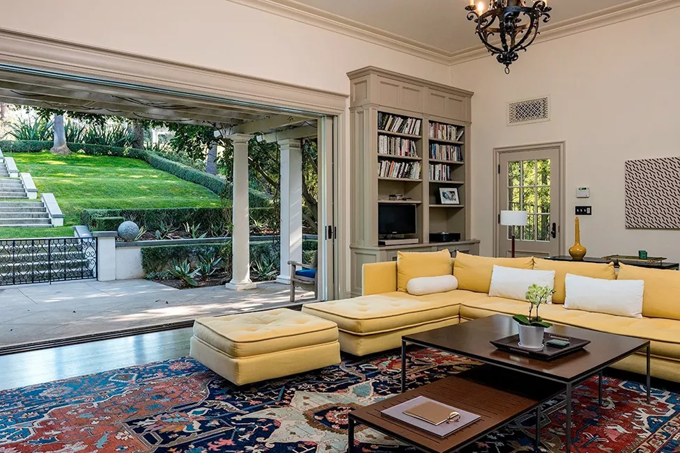 Будинок Анджеліни Джолі в Лос-Анджелесі: архітектура, стиль та особливості