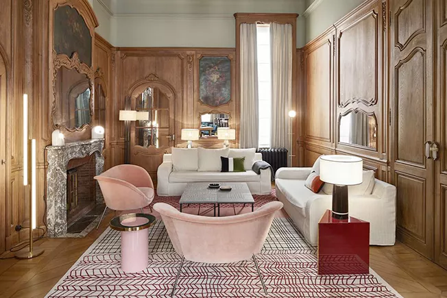 Рожевий та зелений в інтер’єрі вітальні: 33 стильні рішення для натхнення