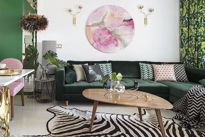 Рожевий та зелений в інтер’єрі вітальні: 33 стильні рішення для натхнення