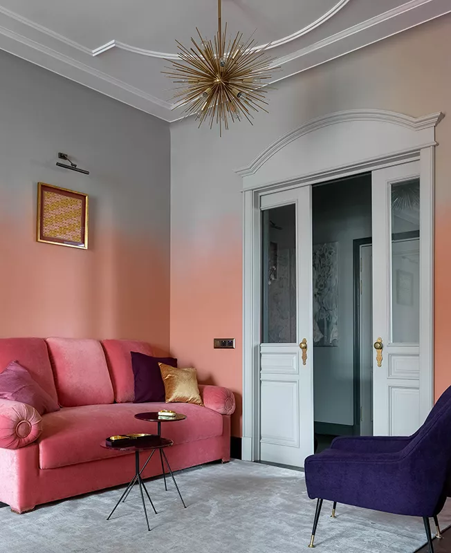 Рожевий та зелений в інтер’єрі вітальні: 33 стильні рішення для натхнення