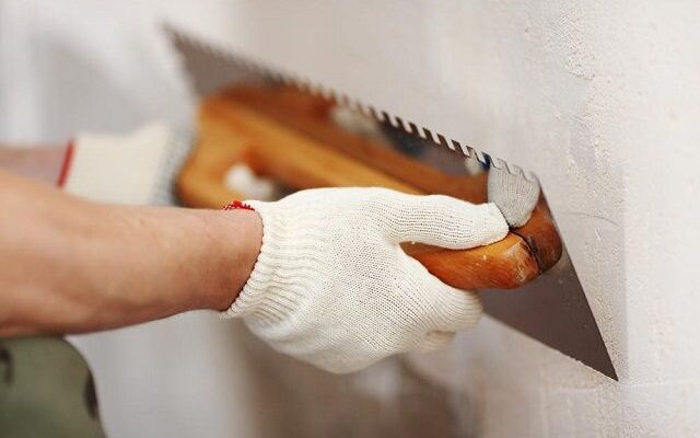Шпаклівка стін своїми руками – вчимося виконувати покроково