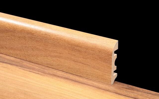 Монтаж плінтуса МДФ - способи кріплення та порядок виконання робіт