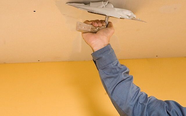 Ремонт стелі своїми руками – як все зробити правильно?