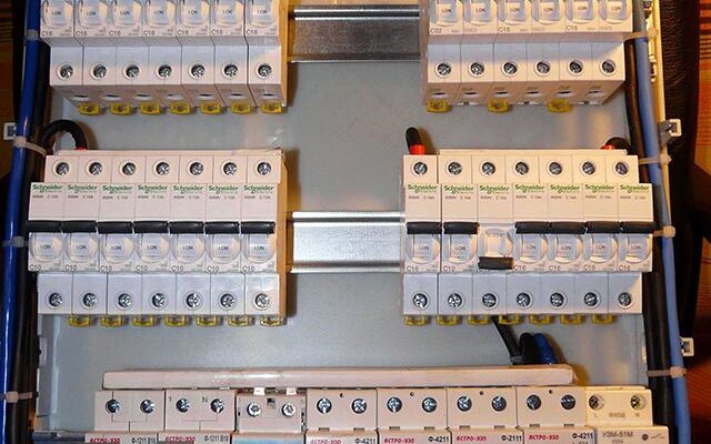 Складання та монтаж електричного щита своїми руками - покрокове керівництво