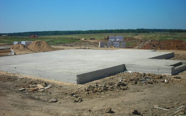 Плитний фундамент розрахунок товщини - докладне пояснення зі зручним калькулятором