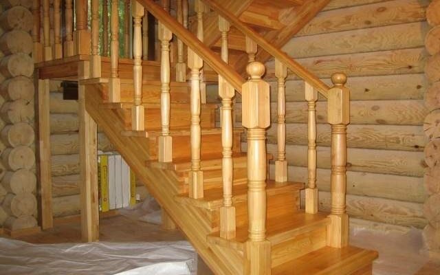 Установка балясини на дерев'яні сходи своїми руками - покроково