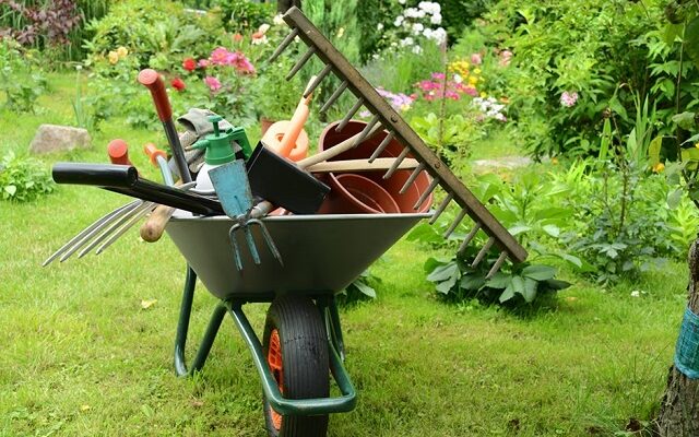 Садові інструменти своїми руками - корисні саморобки для дачі, покрокова фото