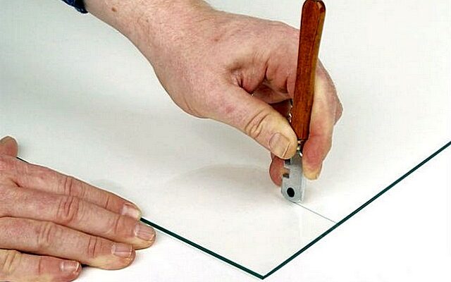 Склоріз який краще – вибираємо оптимальний інструмент, яким склорізом краще різати