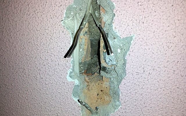 Як знайти обрив дроту в стіні - кілька способів знайти місце обриву дроту