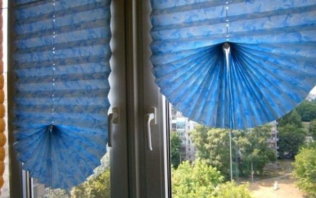 Як зробити жалюзі зі шпалер - кілька доступних варіантів