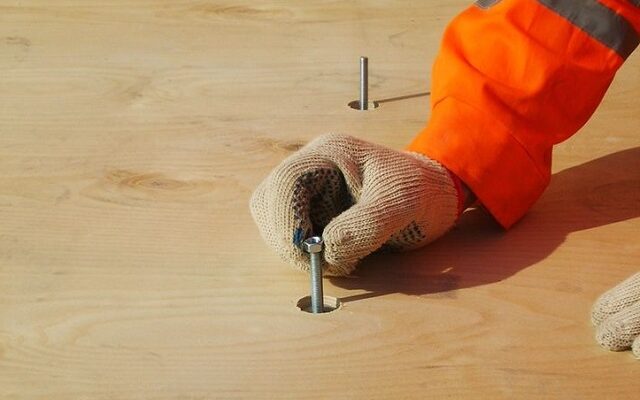 Вирівнювання підлоги фанерою – виконуємо вирівнювання старої підлоги своїми руками