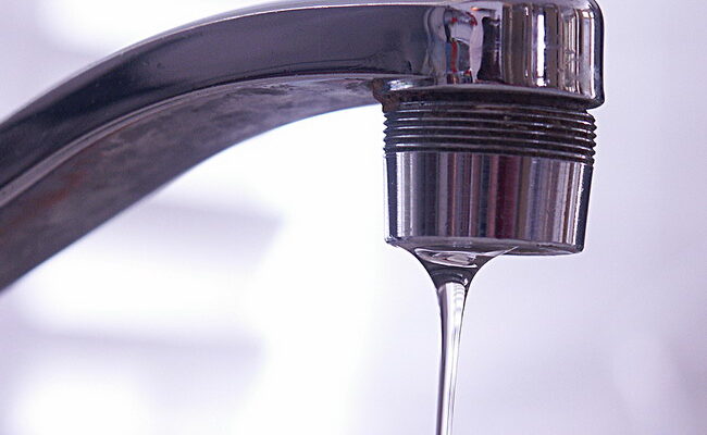 Як полагодити кран, якщо він капає - причини протікання, способи вирішення проблеми!
