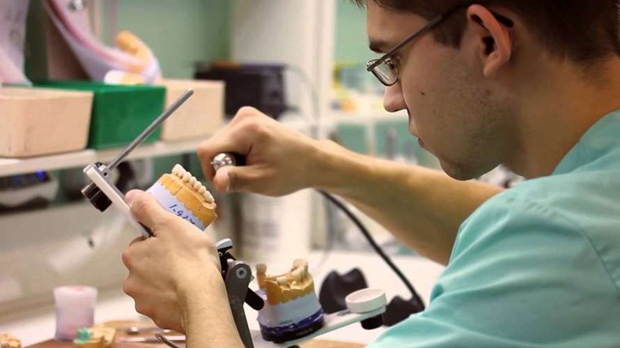 Чим відрізняються бюджетні інструменти від професійних: огляд ключових відмінностей